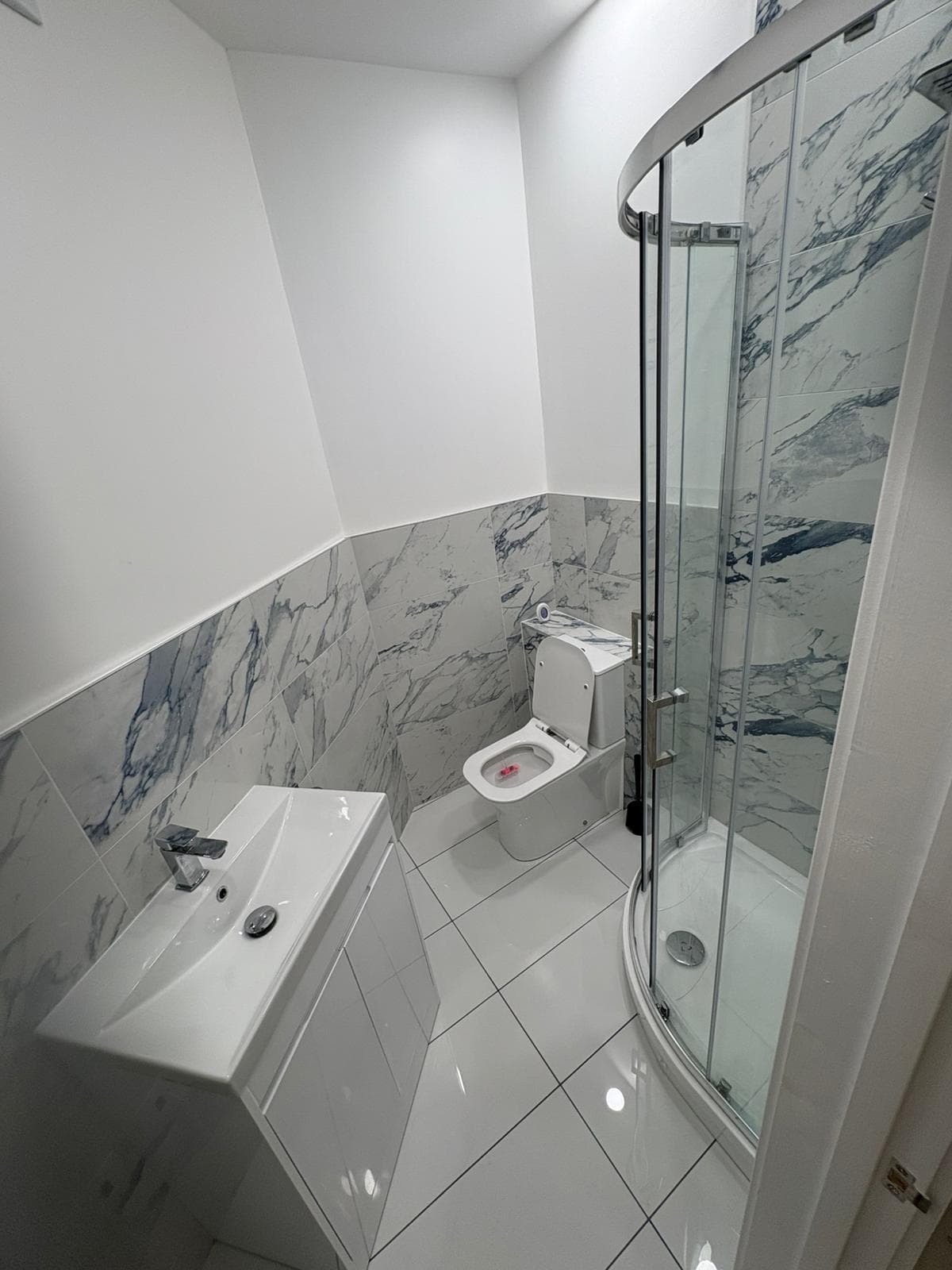 Bathroom Restoration — recent Sonning clean